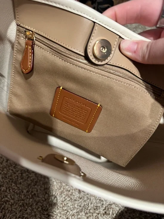 Coach bucket bag - Picture 4 of 4